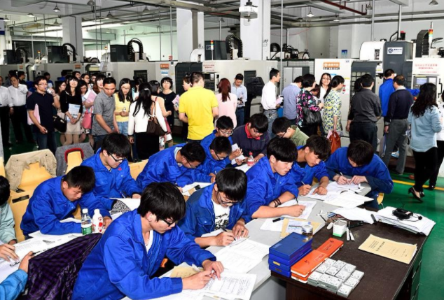 職業(yè)教育應(yīng)加速融入和服務(wù)立異驅(qū)動(dòng)戰(zhàn)略在推進(jìn)科技效果轉(zhuǎn)化