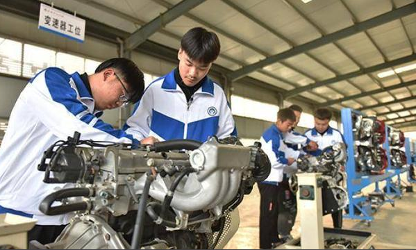 職業(yè)教育應(yīng)加速融入和服務(wù)立異驅(qū)動(dòng)戰(zhàn)略在推進(jìn)科技效果轉(zhuǎn)化