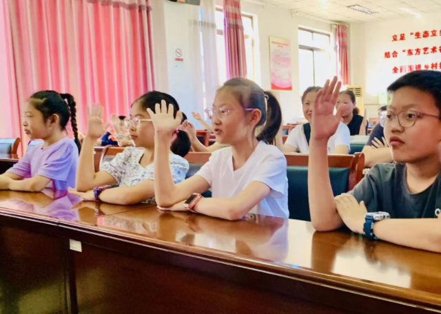 家長(zhǎng)應(yīng)供認(rèn)教育的有限性也承受自身的有限性放下全知全能的重負(fù) 家長(zhǎng)應(yīng)供認(rèn)教育的有限性也承受自身的有限性放下全知全能的重負(fù)